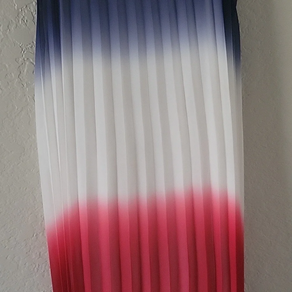 Elegant Red, White, and Blue Maxi Dress - Picture 2 of 3